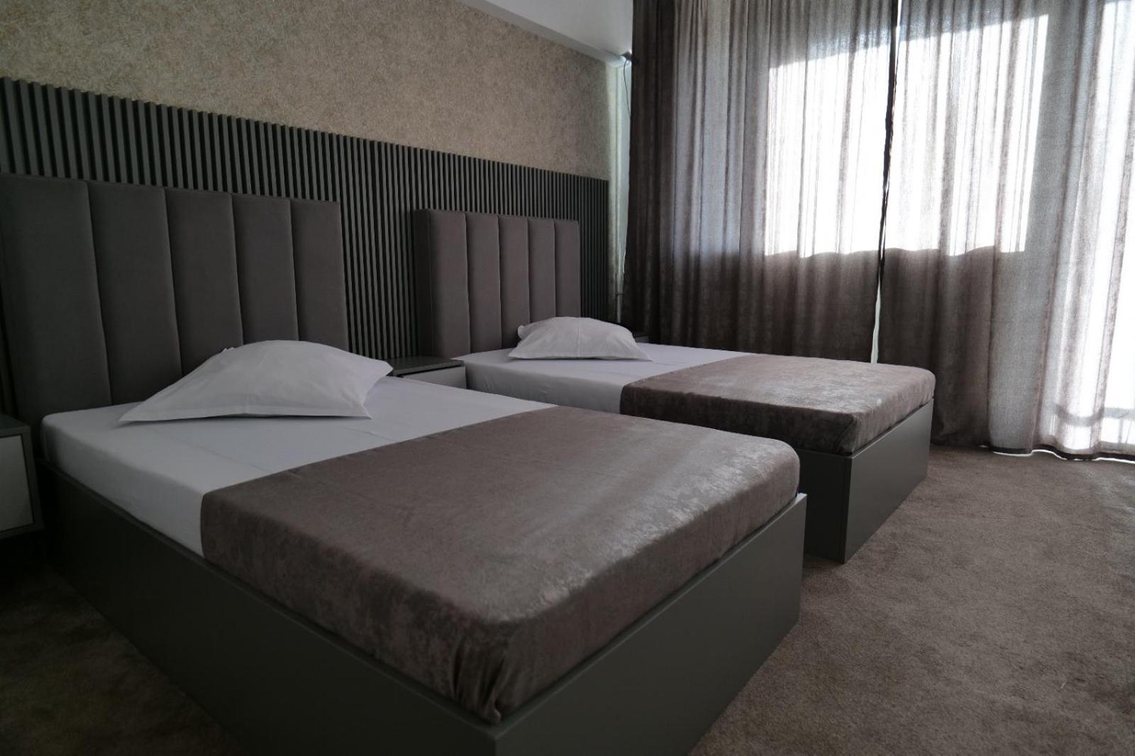 Hotel Parc Craiova Exterior photo